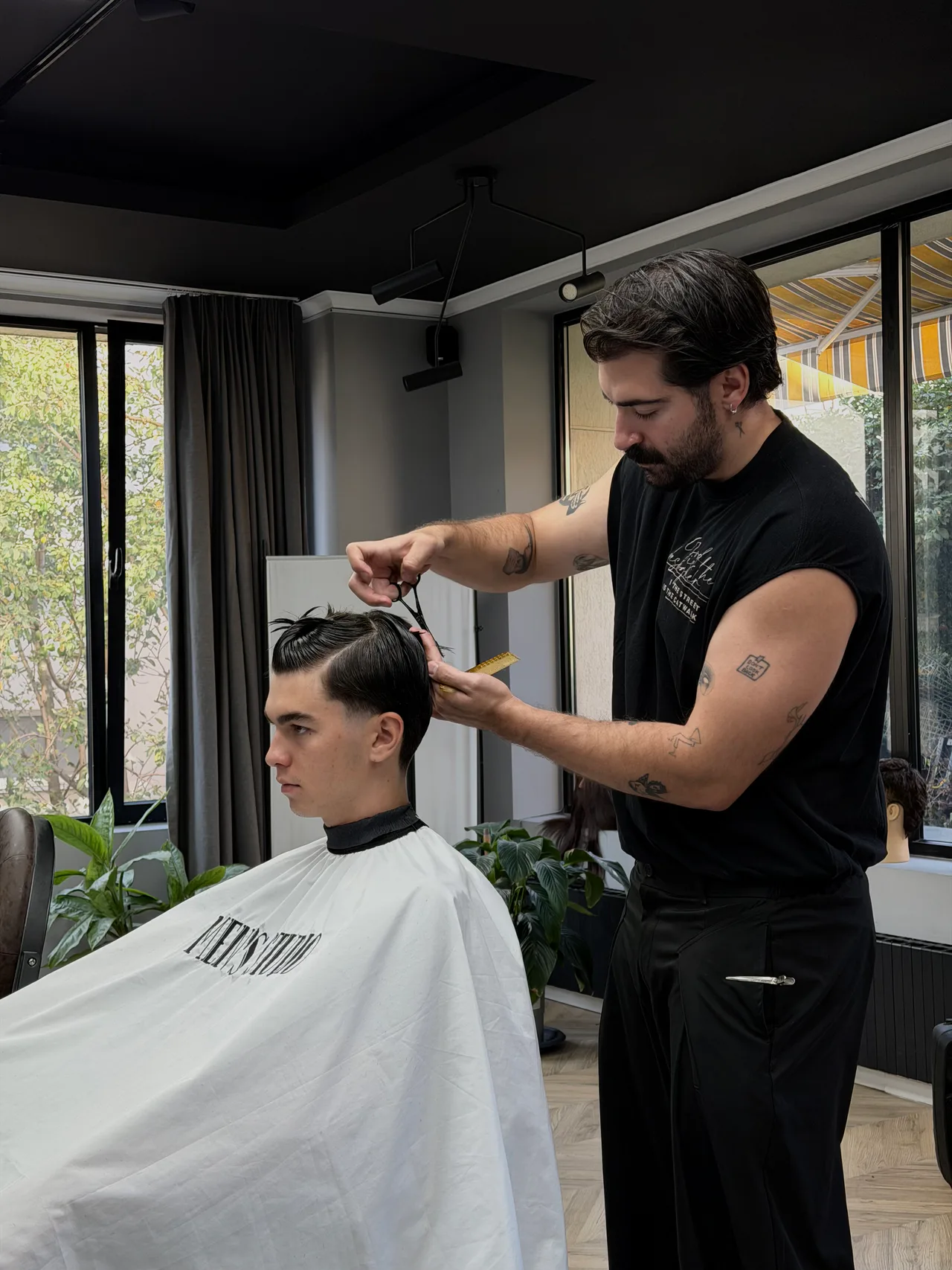 Robert — în timp ce tunde